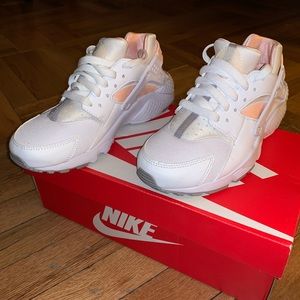 Pink and White Nike Huarache Run (GS)